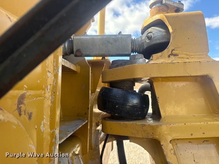 image for item DQ4228 2015 Caterpillar D6K2XL dozer