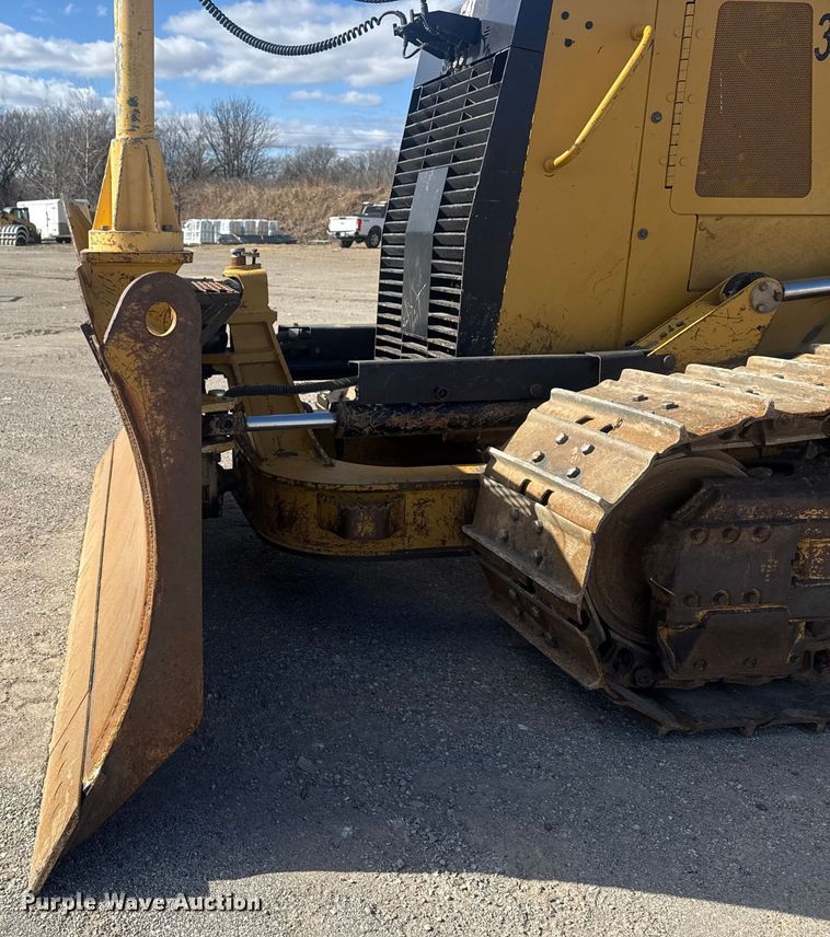 image for item DQ4228 2015 Caterpillar D6K2XL dozer