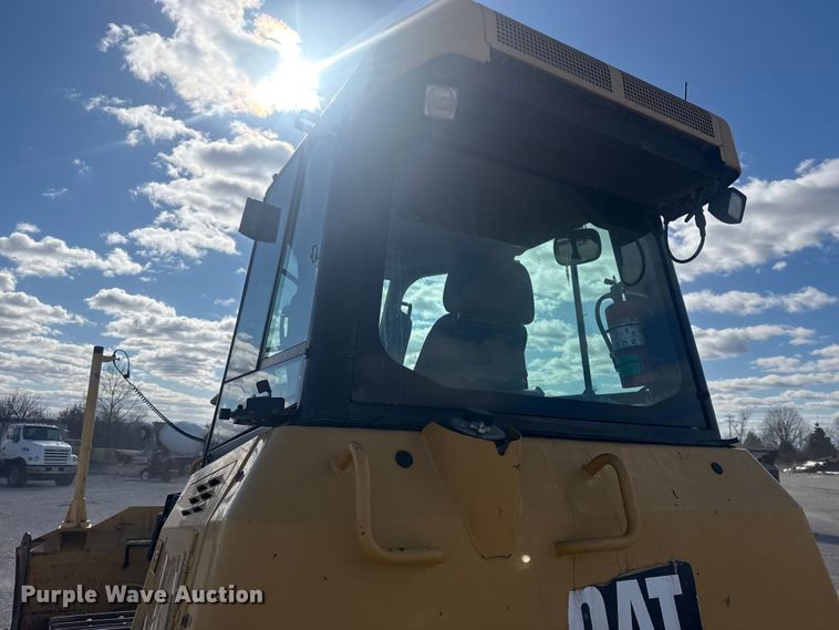 image for item DQ4228 2015 Caterpillar D6K2XL dozer