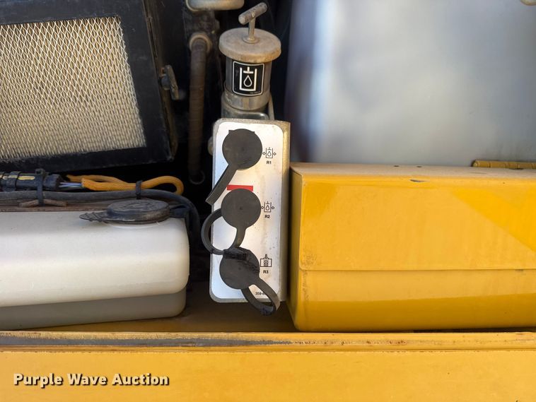 image for item DQ4228 2015 Caterpillar D6K2XL dozer