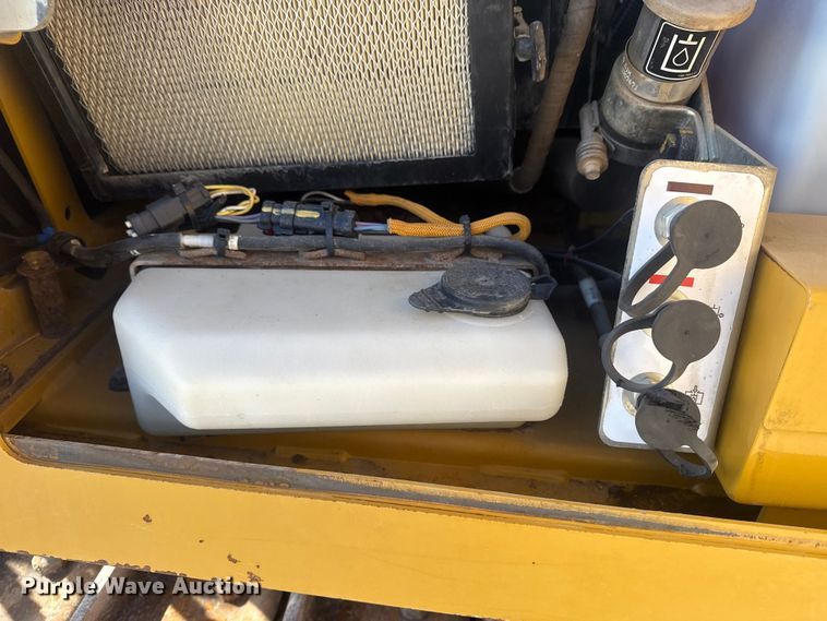 image for item DQ4228 2015 Caterpillar D6K2XL dozer