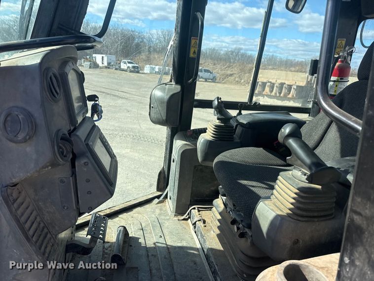 image for item DQ4228 2015 Caterpillar D6K2XL dozer