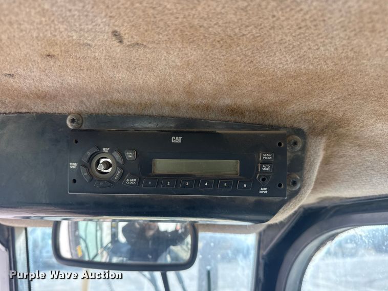 image for item DQ4228 2015 Caterpillar D6K2XL dozer