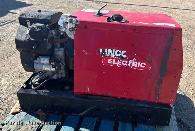 image for item DQ4235 Lincoln Electric Ranger 10,000 Plus welder/generator