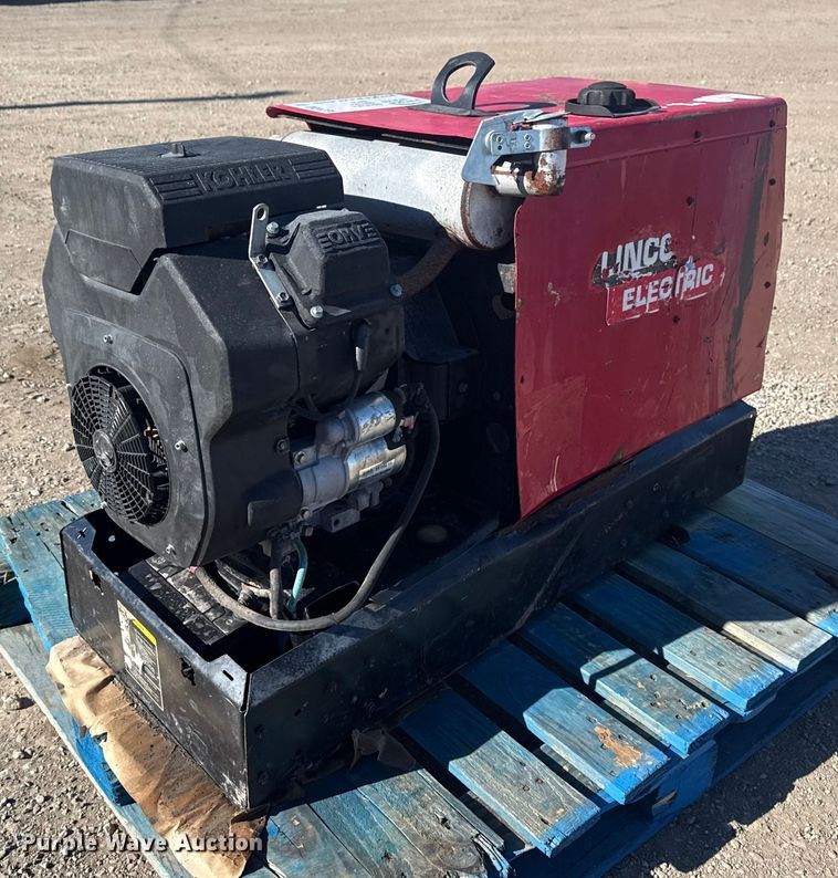 image for item DQ4235 Lincoln Electric Ranger 10,000 Plus welder/generator