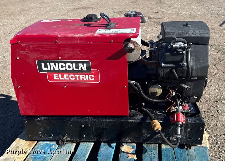 image for item DQ4235 Lincoln Electric Ranger 10,000 Plus welder/generator