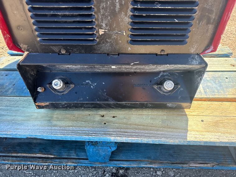 image for item DQ4235 Lincoln Electric Ranger 10,000 Plus welder/generator