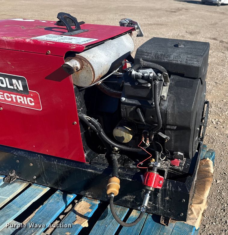 image for item DQ4235 Lincoln Electric Ranger 10,000 Plus welder/generator