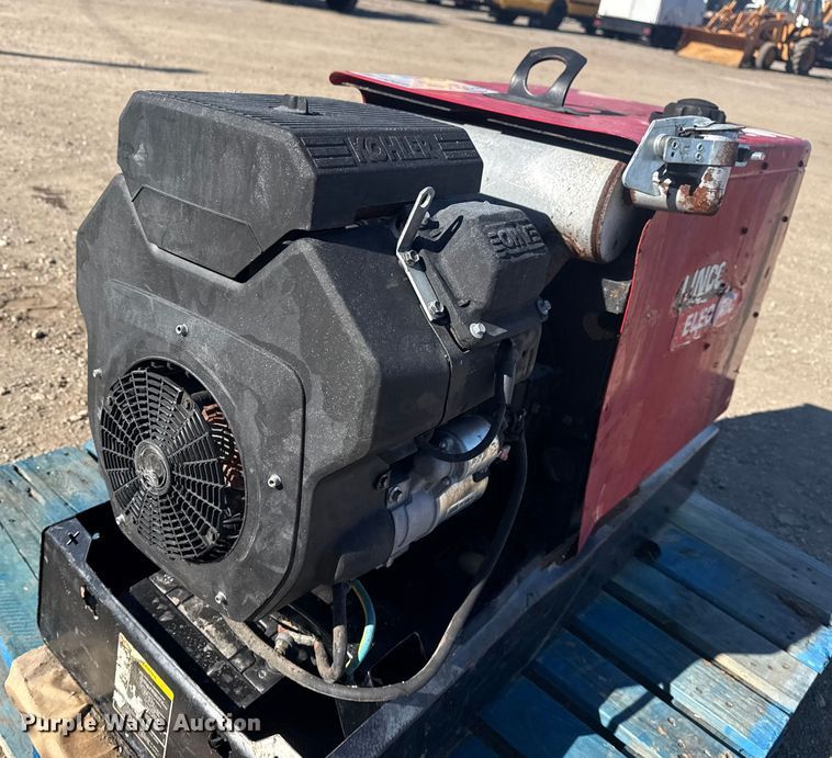 image for item DQ4235 Lincoln Electric Ranger 10,000 Plus welder/generator