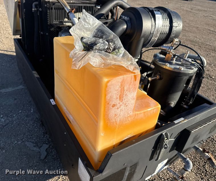 image for item DQ4236 2011 Ingersoll Rand P90 air compressor