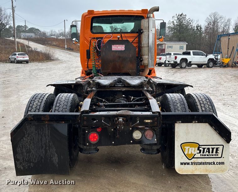 image for item DR2841 2006 International 8600 semi truck