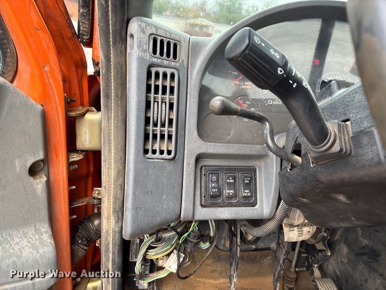 image for item DR2841 2006 International 8600 semi truck