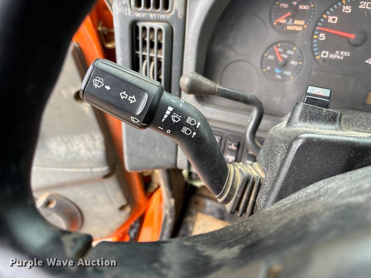 image for item DR2841 2006 International 8600 semi truck