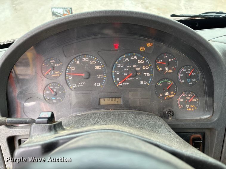 image for item DR2841 2006 International 8600 semi truck