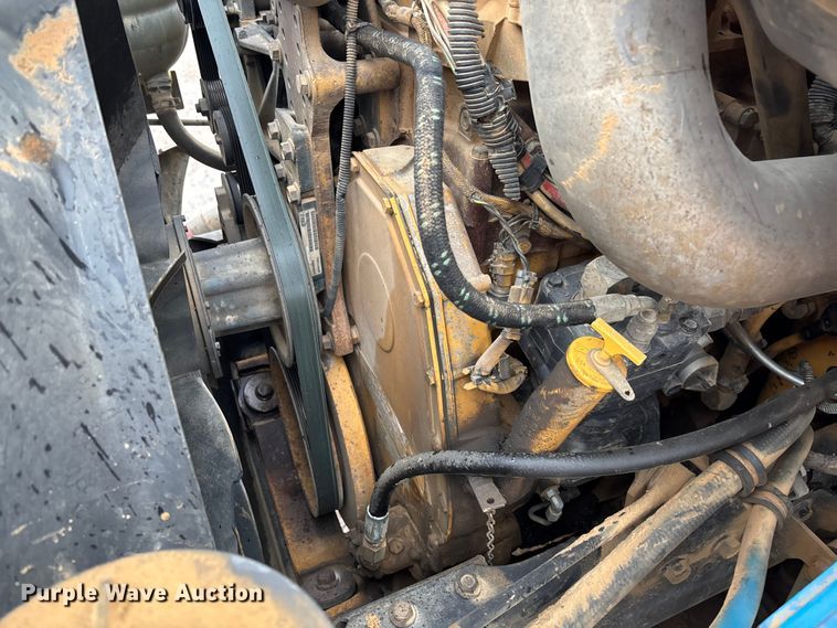 image for item DR2841 2006 International 8600 semi truck