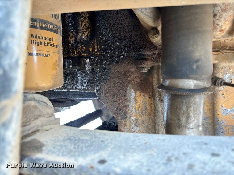 image for item DR2841 2006 International 8600 semi truck