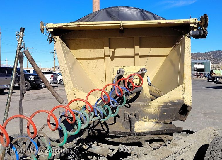 image for item DT0854 1994 Red River LB 237 live bottom trailer