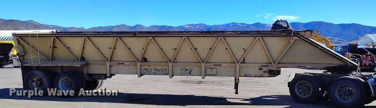 image for item DT0854 1994 Red River LB 237 live bottom trailer