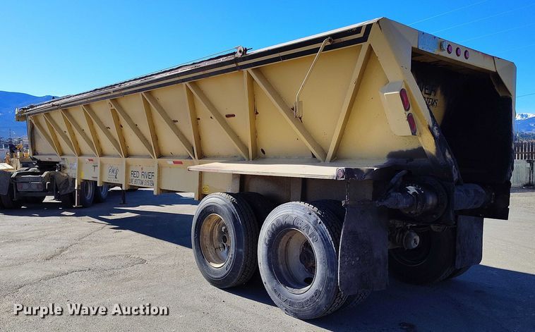 image for item DT0854 1994 Red River LB 237 live bottom trailer