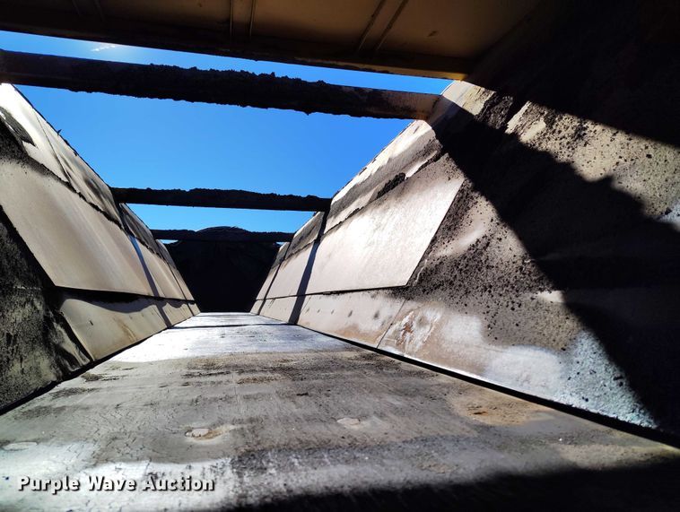 image for item DT0854 1994 Red River LB 237 live bottom trailer