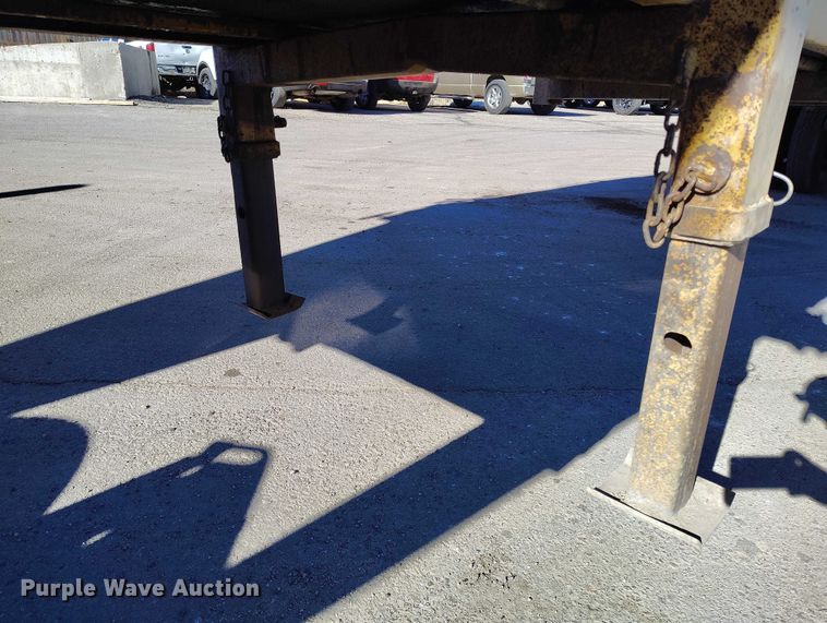 image for item DT0854 1994 Red River LB 237 live bottom trailer