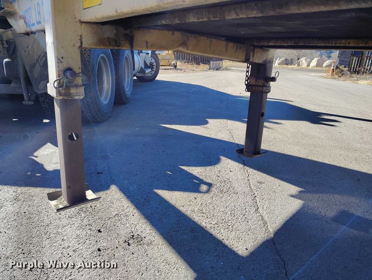image for item DT0854 1994 Red River LB 237 live bottom trailer