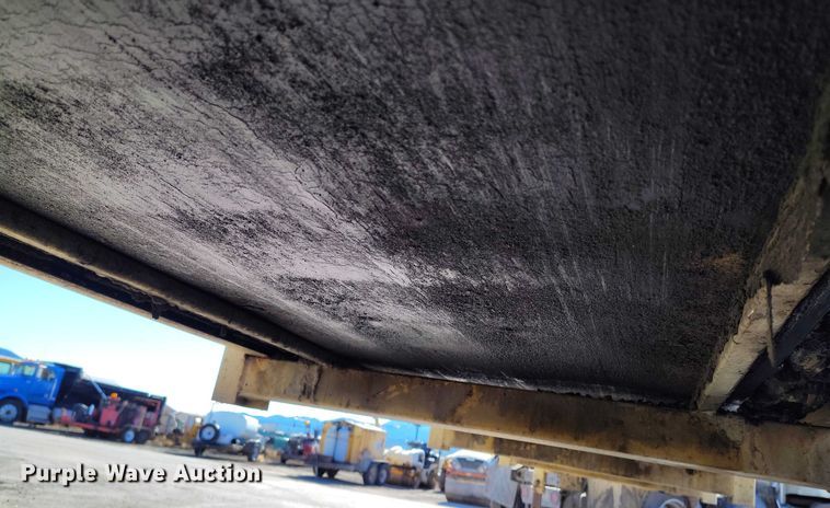 image for item DT0854 1994 Red River LB 237 live bottom trailer