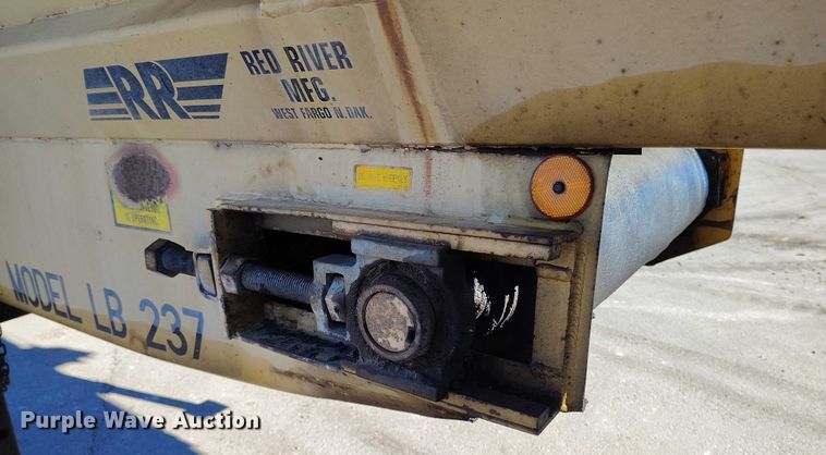 image for item DT0854 1994 Red River LB 237 live bottom trailer
