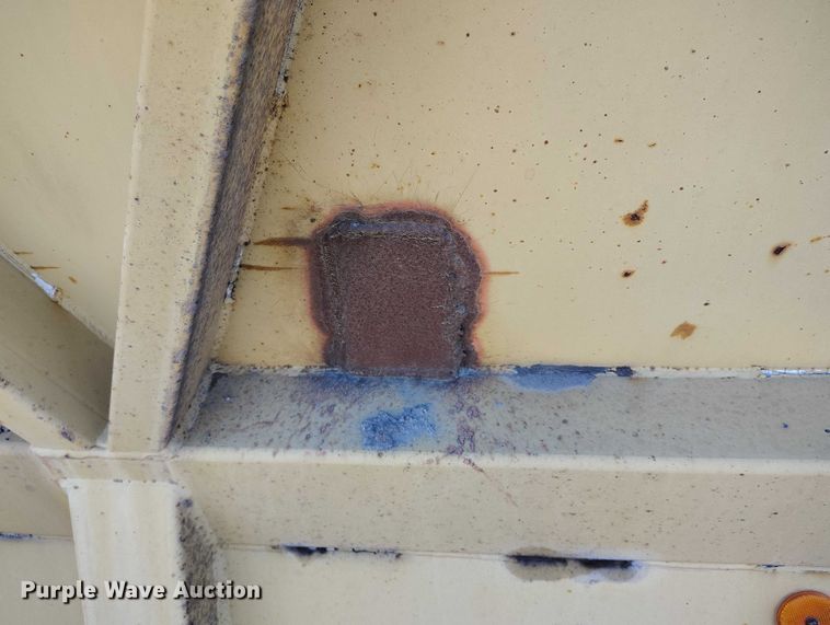 image for item DT0854 1994 Red River LB 237 live bottom trailer