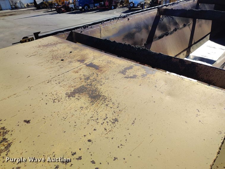 image for item DT0854 1994 Red River LB 237 live bottom trailer