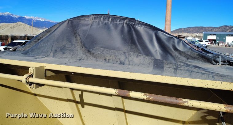 image for item DT0854 1994 Red River LB 237 live bottom trailer