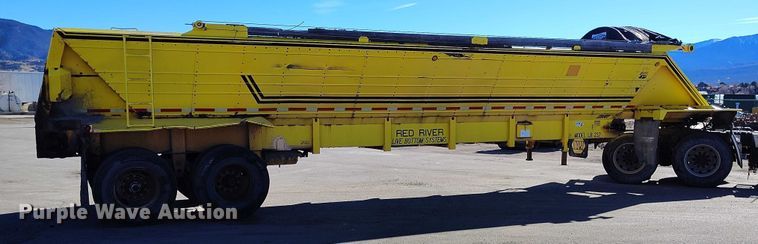 image for item DT0855 1997 Red River LB 237 live bottom trailer