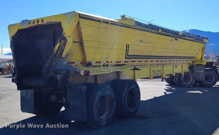 image for item DT0855 1997 Red River LB 237 live bottom trailer