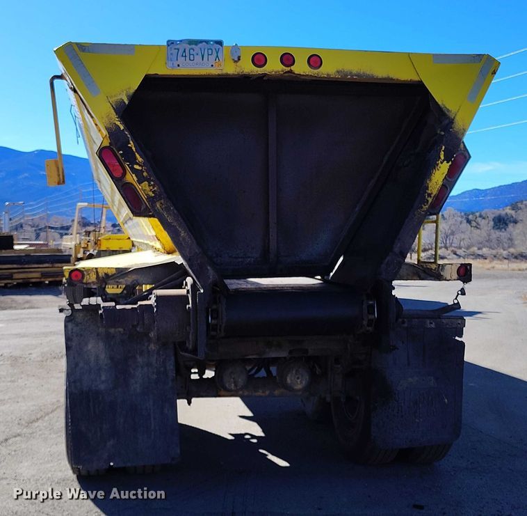 image for item DT0855 1997 Red River LB 237 live bottom trailer