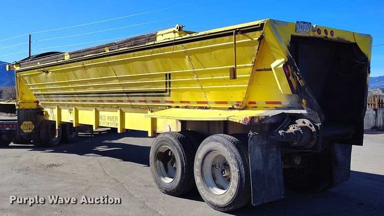 image for item DT0855 1997 Red River LB 237 live bottom trailer