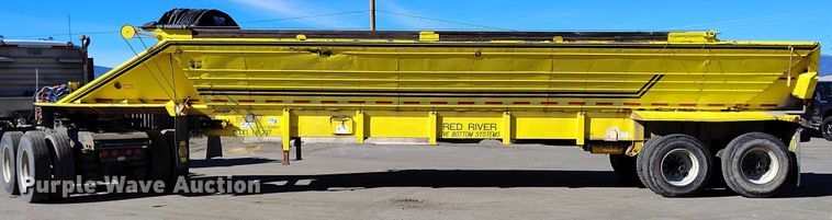 image for item DT0855 1997 Red River LB 237 live bottom trailer