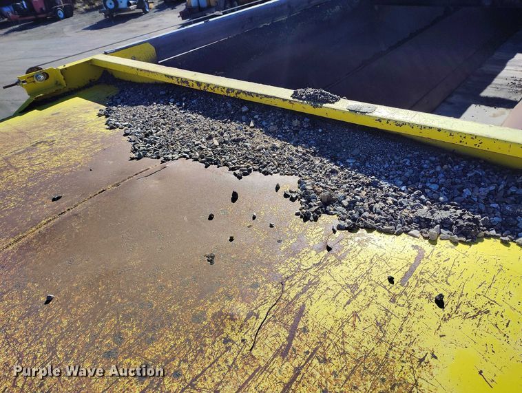 image for item DT0855 1997 Red River LB 237 live bottom trailer