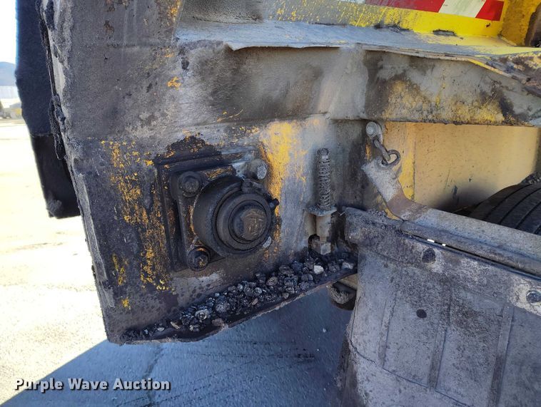 image for item DT0855 1997 Red River LB 237 live bottom trailer