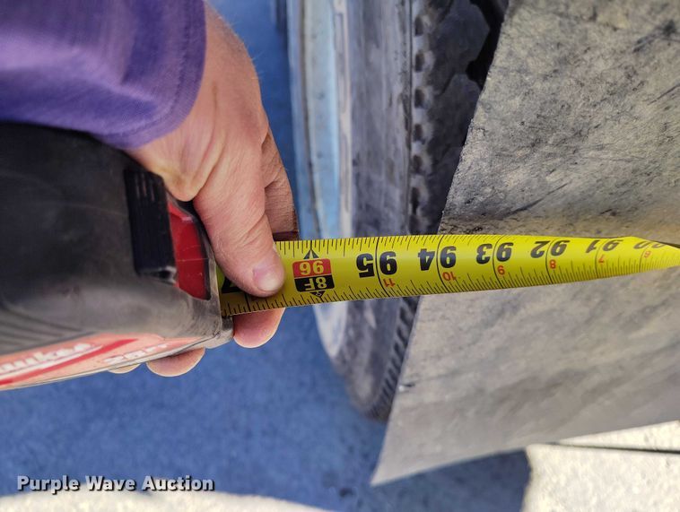 image for item DT0855 1997 Red River LB 237 live bottom trailer