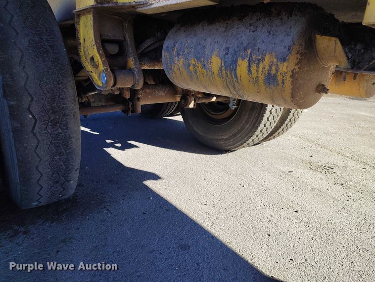 image for item DT0855 1997 Red River LB 237 live bottom trailer