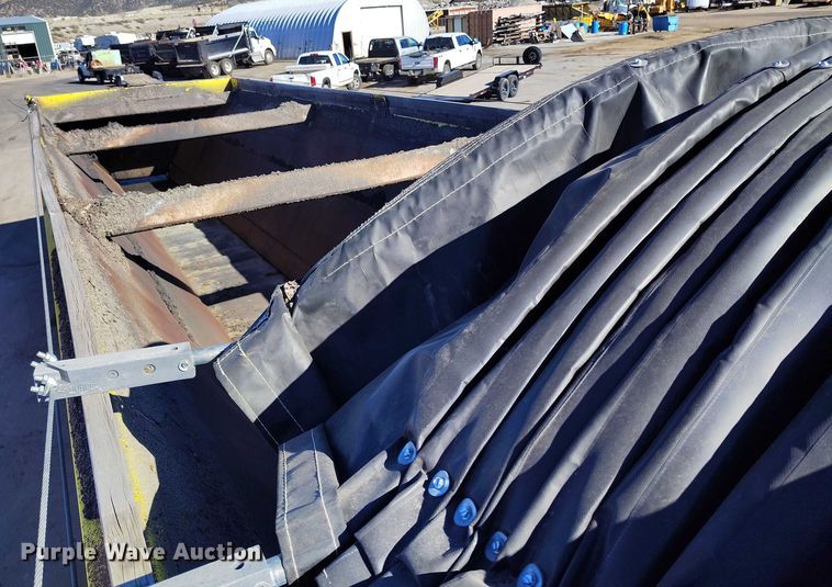 image for item DT0855 1997 Red River LB 237 live bottom trailer