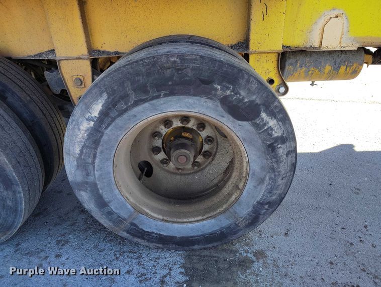 image for item DT0855 1997 Red River LB 237 live bottom trailer