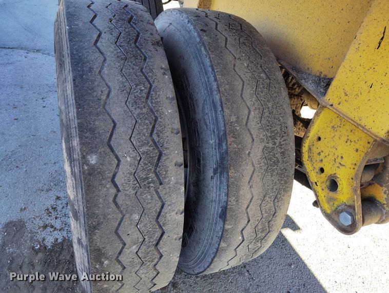 image for item DT0855 1997 Red River LB 237 live bottom trailer