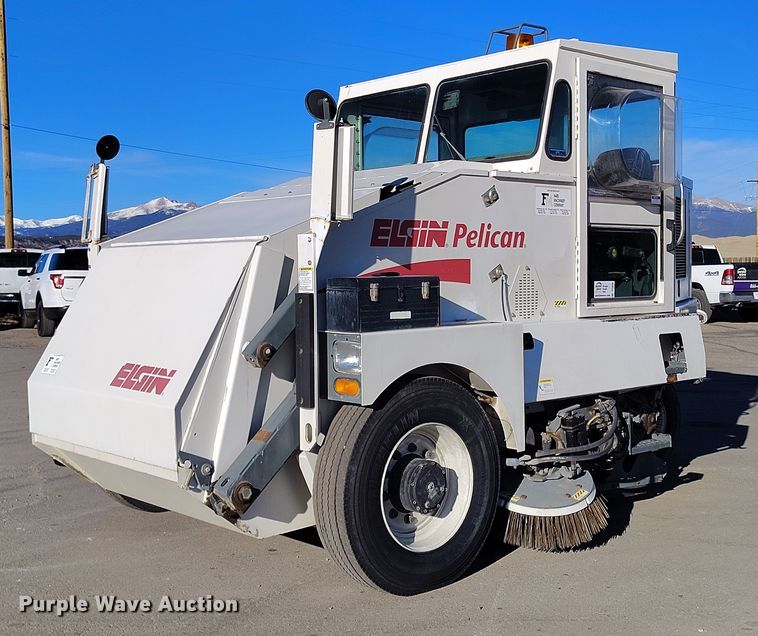 image for item DT0856 2006 Elgin Pelican Series P street sweeper