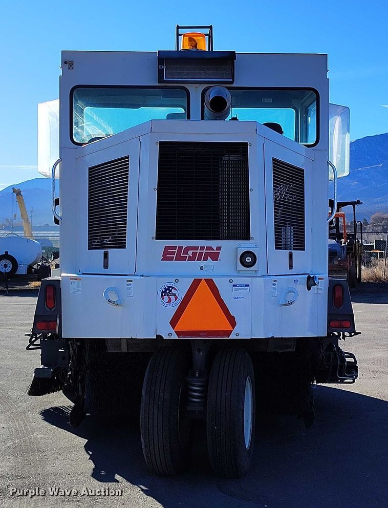 image for item DT0856 2006 Elgin Pelican Series P street sweeper