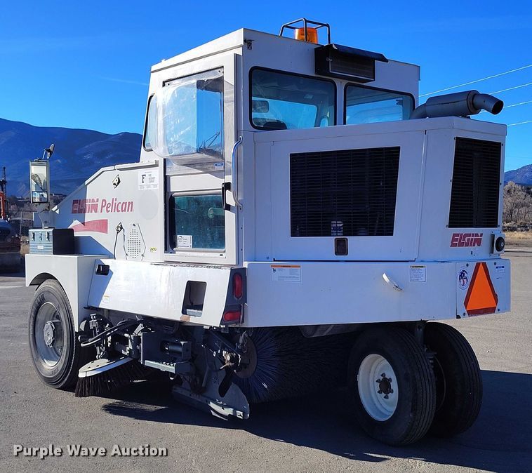 image for item DT0856 2006 Elgin Pelican Series P street sweeper