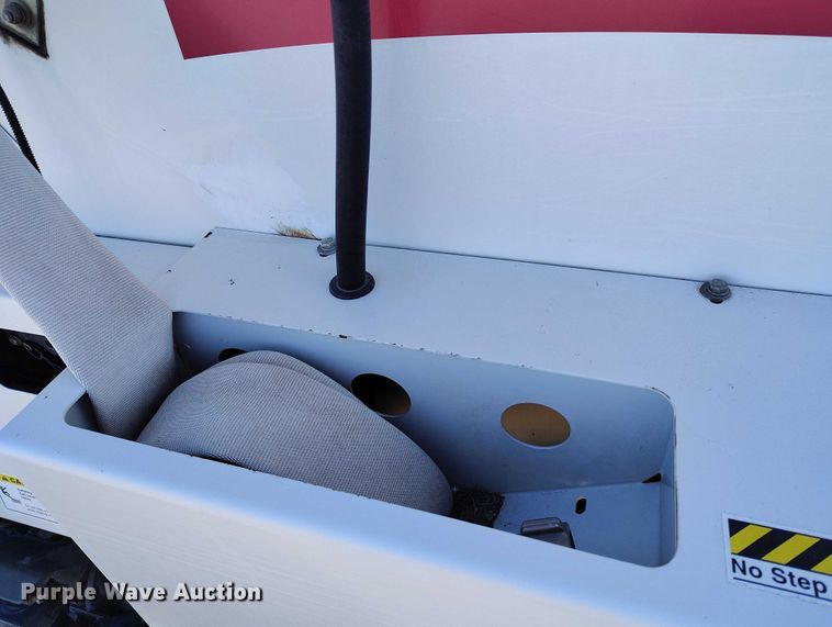 image for item DT0856 2006 Elgin Pelican Series P street sweeper