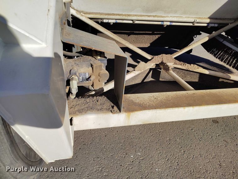 image for item DT0856 2006 Elgin Pelican Series P street sweeper