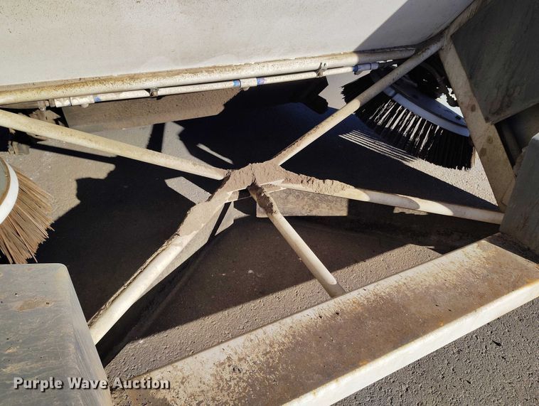 image for item DT0856 2006 Elgin Pelican Series P street sweeper