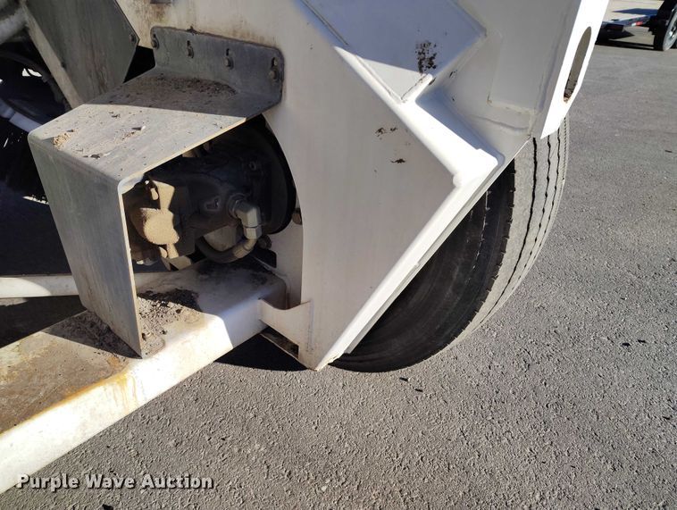 image for item DT0856 2006 Elgin Pelican Series P street sweeper